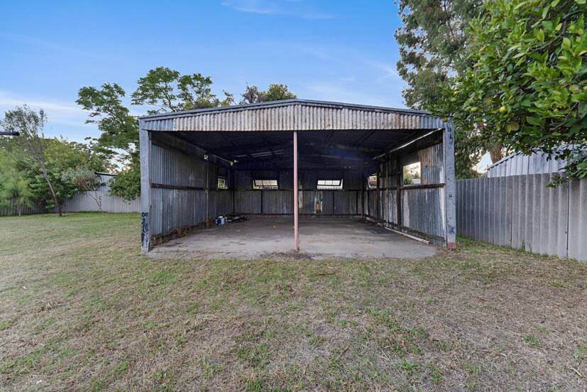 42 Cordelia Road, ARMADALE, WA 6112 AUS