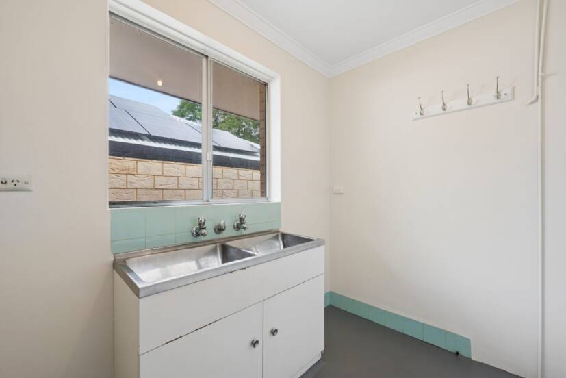 5A Lennox Road, THORNLIE, WA 6108 AUS
