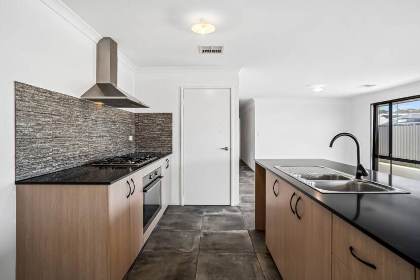 1 Bylong Street, WELLARD, WA 6170 AUS