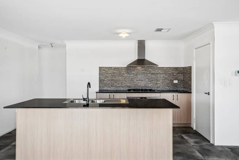 1 Bylong Street, WELLARD, WA 6170 AUS