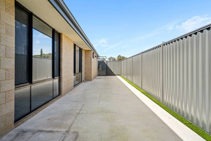 1 Bylong Street, WELLARD, WA 6170 AUS