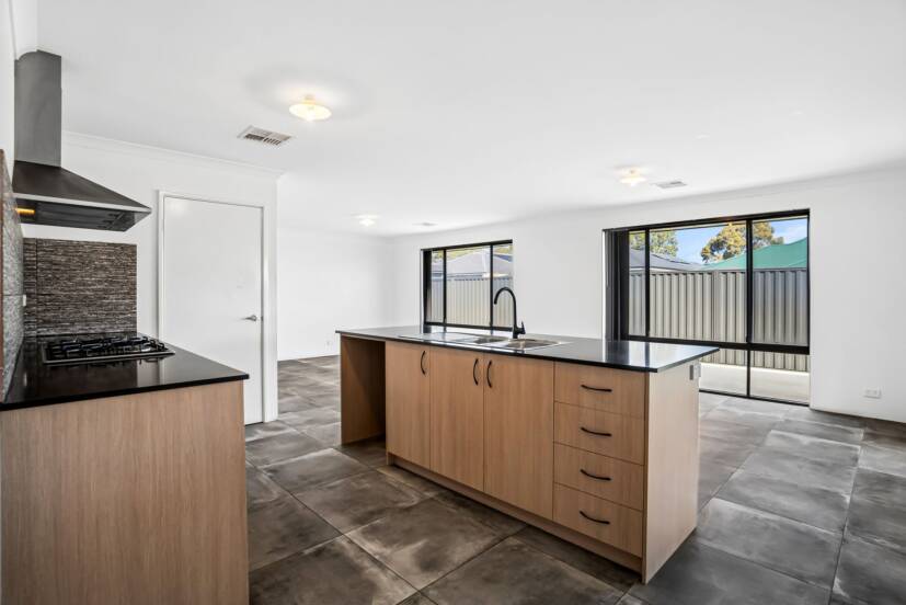 1 Bylong Street, WELLARD, WA 6170 AUS