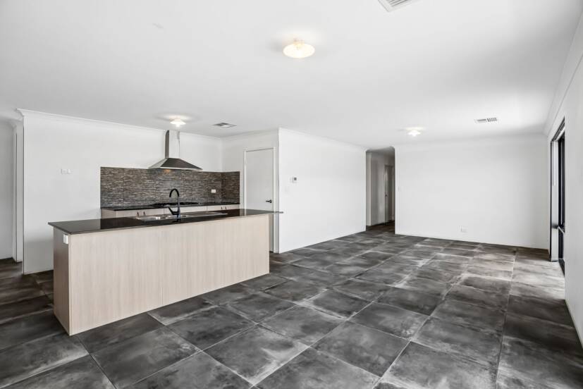 1 Bylong Street, WELLARD, WA 6170 AUS