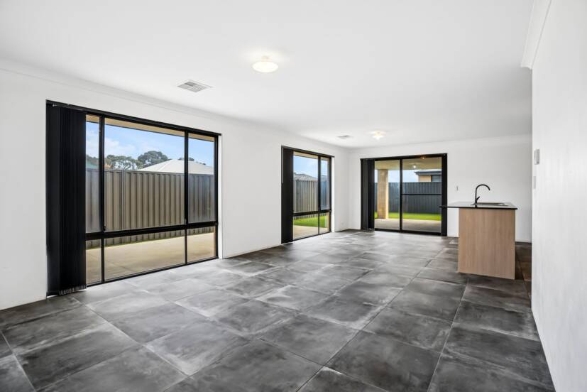 1 Bylong Street, WELLARD, WA 6170 AUS