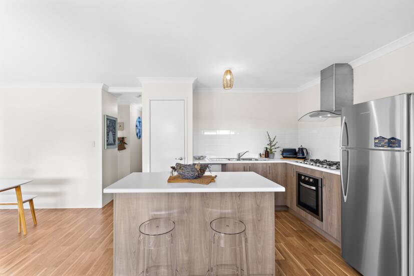10 Cosin Street, PIARA WATERS, WA 6112 AUS