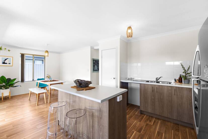 10 Cosin Street, PIARA WATERS, WA 6112 AUS