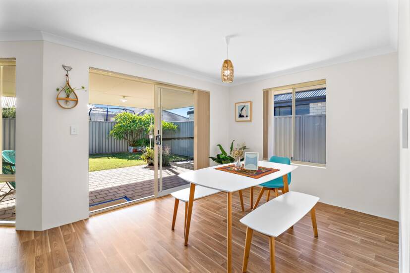 10 Cosin Street, PIARA WATERS, WA 6112 AUS