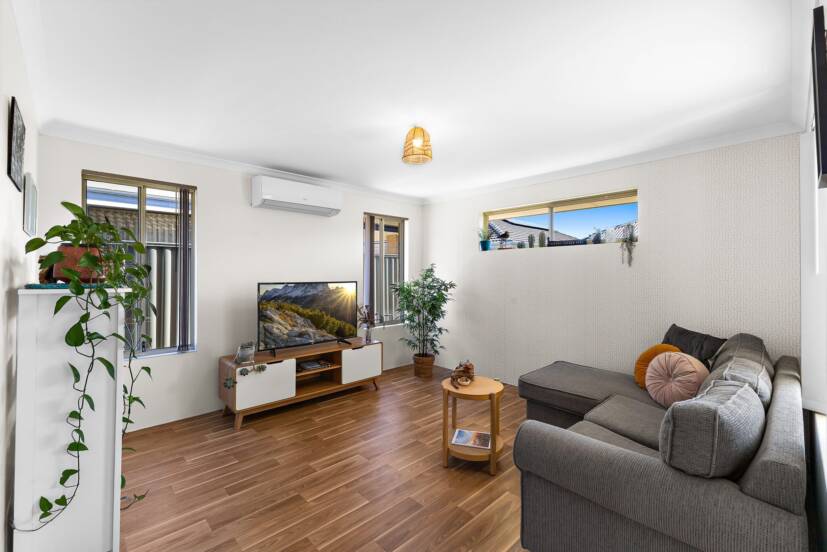 10 Cosin Street, PIARA WATERS, WA 6112 AUS
