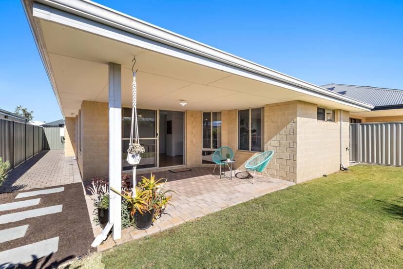 10 Cosin Street, PIARA WATERS, WA 6112 AUS