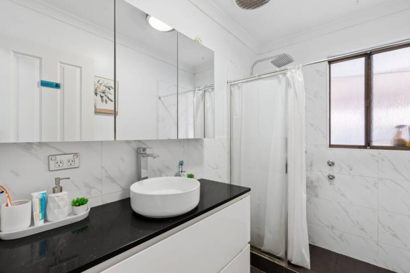 15 Parer Close, THORNLIE, WA 6108 AUS