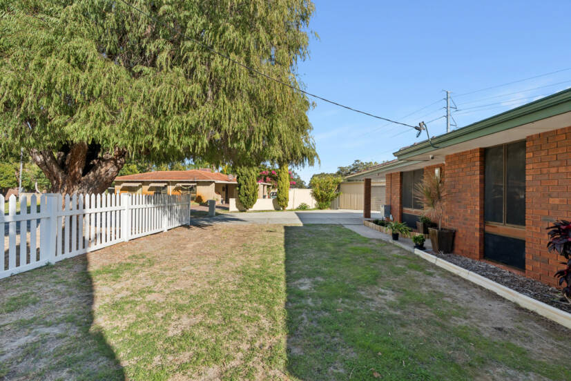 15 Parer Close, THORNLIE, WA 6108 AUS