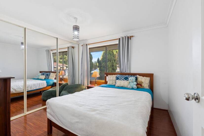 15 Parer Close, THORNLIE, WA 6108 AUS