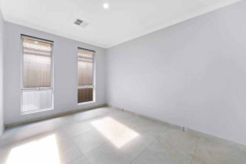 22 Drafthorse Approach, FORRESTDALE, WA 6112 AUS