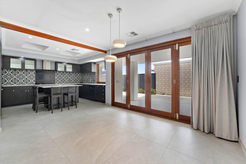 22 Drafthorse Approach, FORRESTDALE, WA 6112 AUS