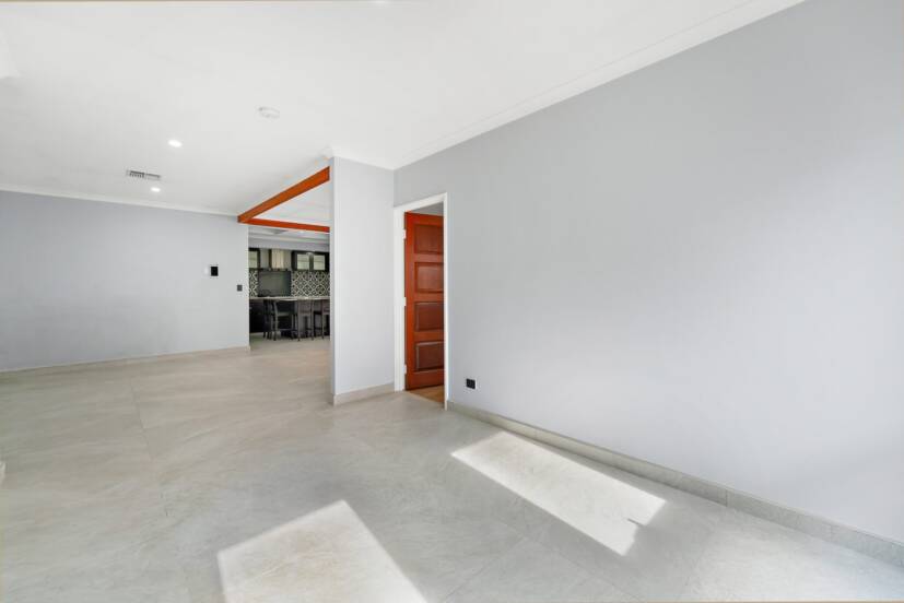 22 Drafthorse Approach, FORRESTDALE, WA 6112 AUS