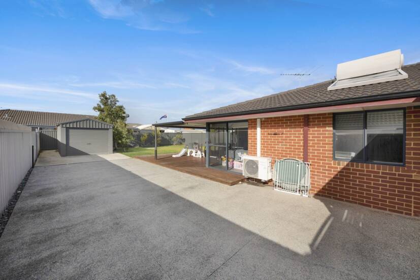 17 Benbecula Loop, PORT KENNEDY, WA 6172 AUS