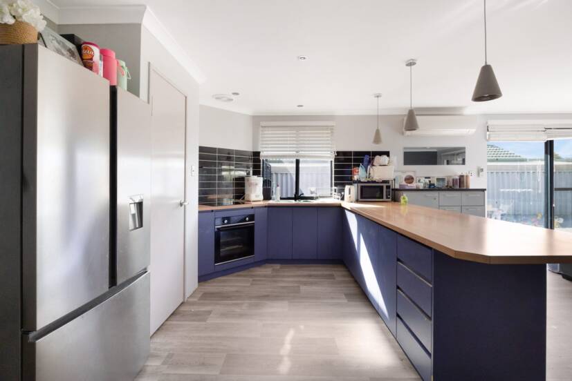 17 Benbecula Loop, PORT KENNEDY, WA 6172 AUS