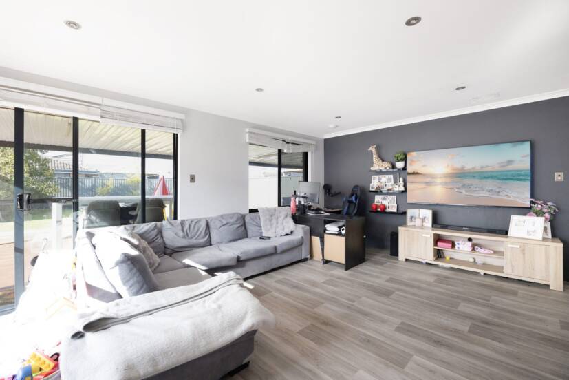 17 Benbecula Loop, PORT KENNEDY, WA 6172 AUS