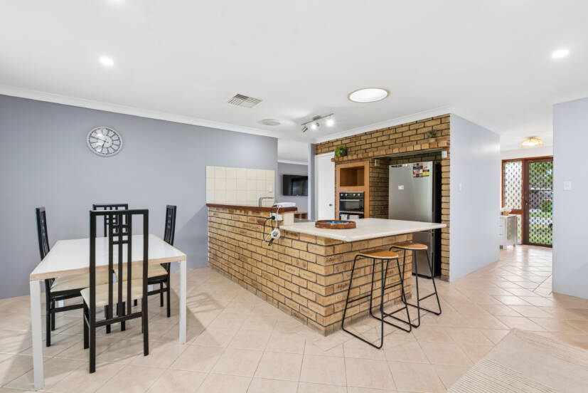 34 Shamrock Way, HUNTINGDALE, WA 6110 AUS