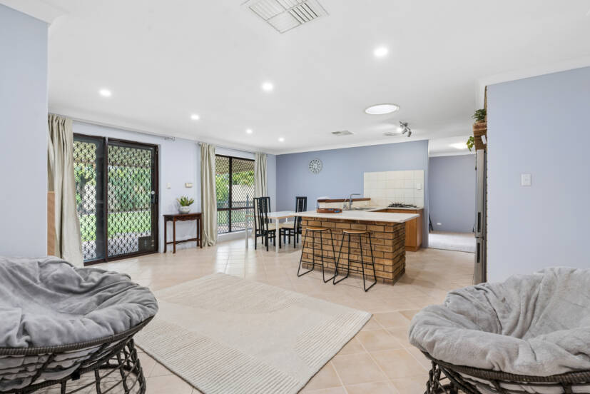 34 Shamrock Way, HUNTINGDALE, WA 6110 AUS