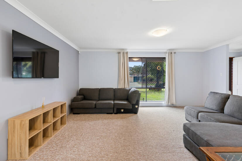 34 Shamrock Way, HUNTINGDALE, WA 6110 AUS