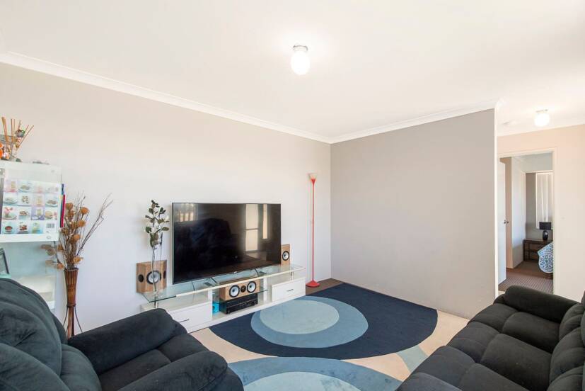 34 Hokitika Drive, DUDLEY PARK, WA 6210 AUS