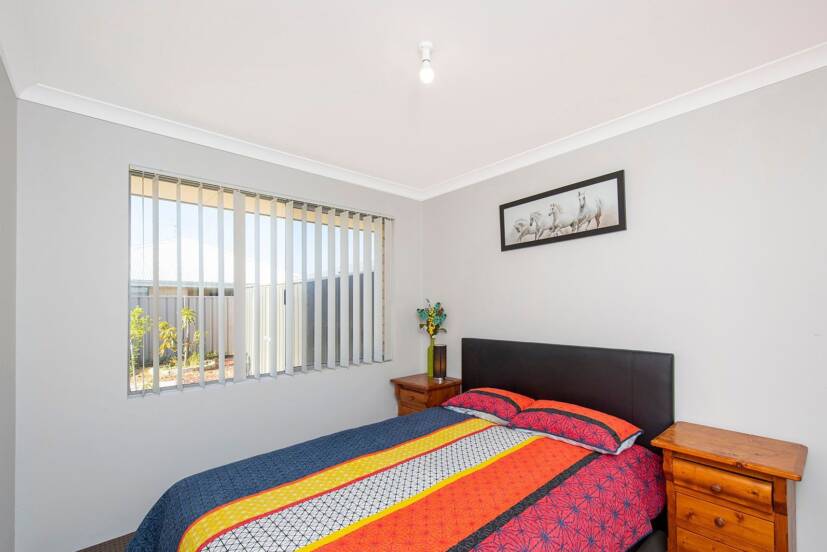 34 Hokitika Drive, DUDLEY PARK, WA 6210 AUS