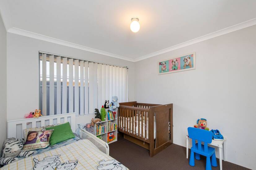 34 Hokitika Drive, DUDLEY PARK, WA 6210 AUS