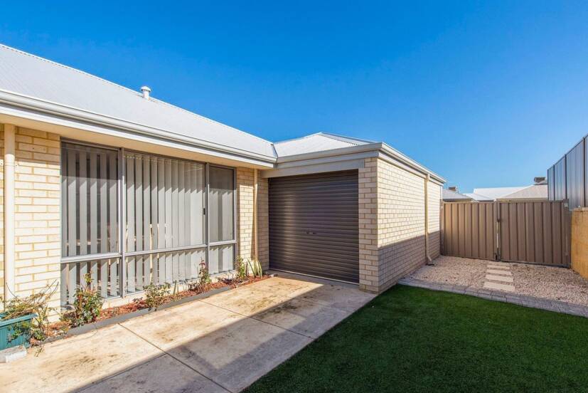 34 Hokitika Drive, DUDLEY PARK, WA 6210 AUS