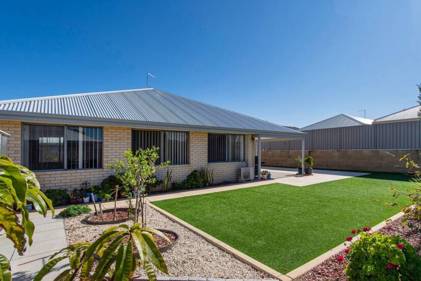 34 Hokitika Drive, DUDLEY PARK, WA 6210 AUS
