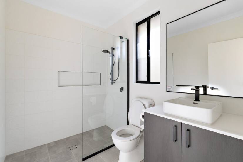 47 Gumblossom Avenue, PIARA WATERS, WA 6112 AUS