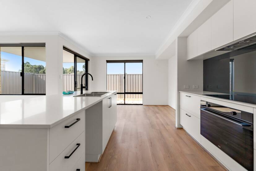 47 Gumblossom Avenue, PIARA WATERS, WA 6112 AUS