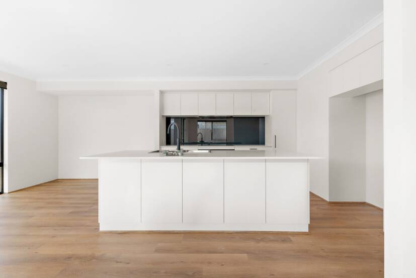 47 Gumblossom Avenue, PIARA WATERS, WA 6112 AUS
