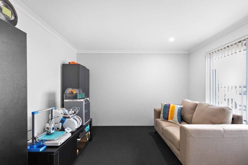 17 Babiana Link, PIARA WATERS, WA 6112 AUS