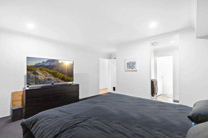 17 Babiana Link, PIARA WATERS, WA 6112 AUS