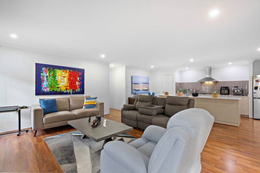 17 Babiana Link, PIARA WATERS, WA 6112 AUS