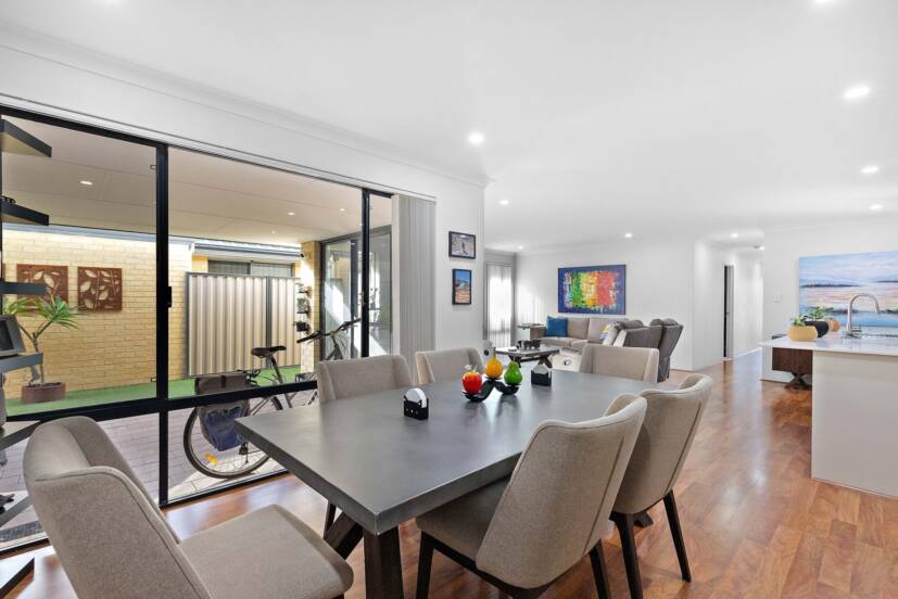 17 Babiana Link, PIARA WATERS, WA 6112 AUS
