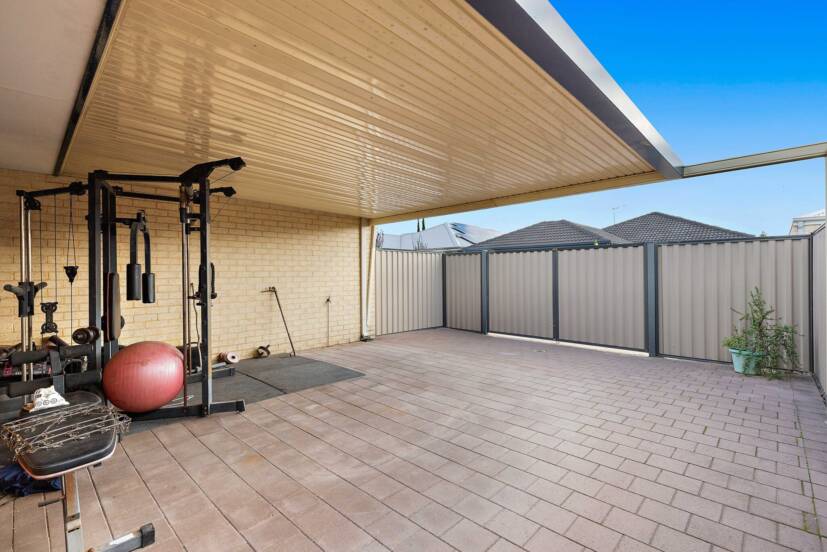 17 Babiana Link, PIARA WATERS, WA 6112 AUS