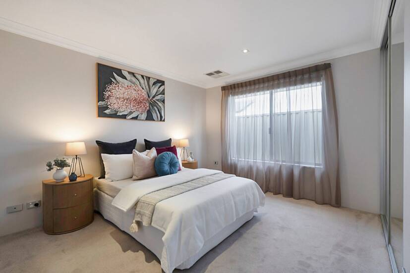 8 Highland Rise, PIARA WATERS, WA 6112 AUS