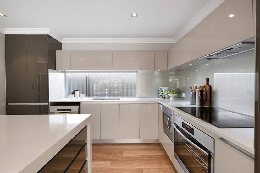 8 Highland Rise, PIARA WATERS, WA 6112 AUS