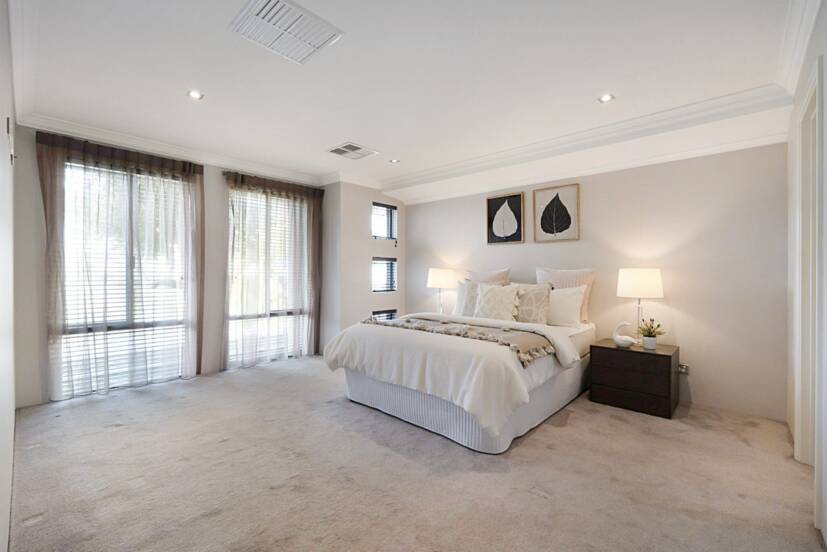 8 Highland Rise, PIARA WATERS, WA 6112 AUS
