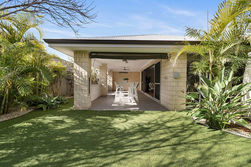 8 Highland Rise, PIARA WATERS, WA 6112 AUS