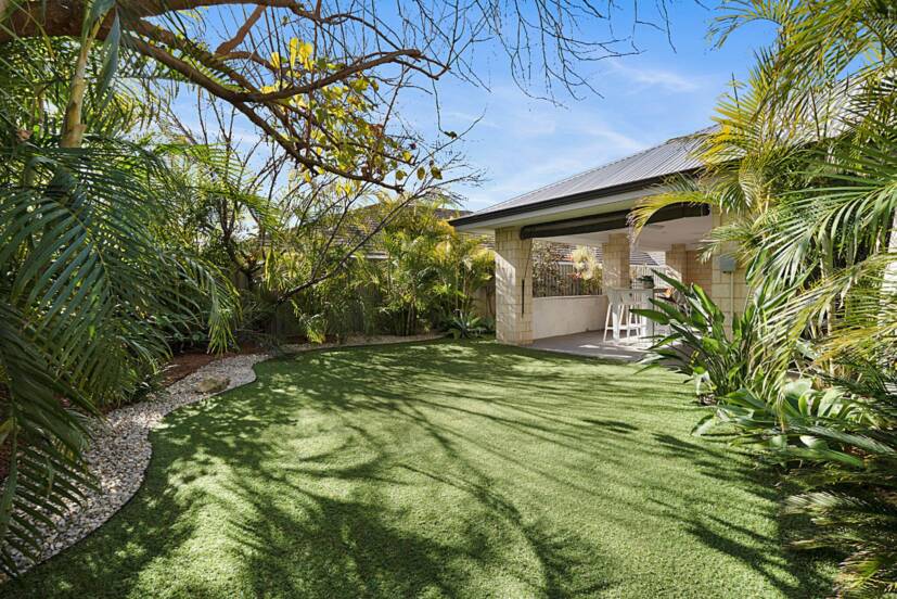 8 Highland Rise, PIARA WATERS, WA 6112 AUS
