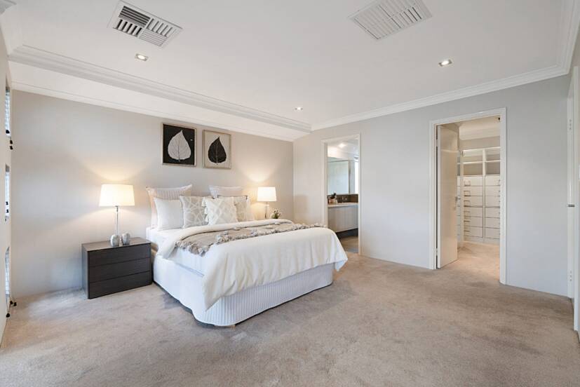 8 Highland Rise, PIARA WATERS, WA 6112 AUS