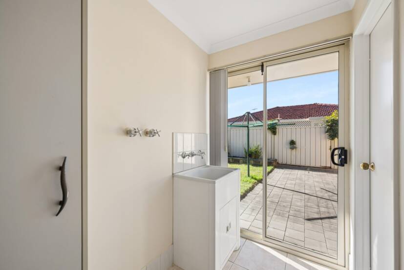 1 Limbee Glade, HUNTINGDALE, WA 6110 AUS