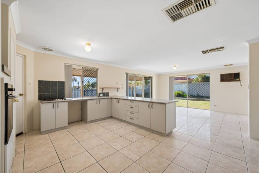 1 Limbee Glade, HUNTINGDALE, WA 6110 AUS