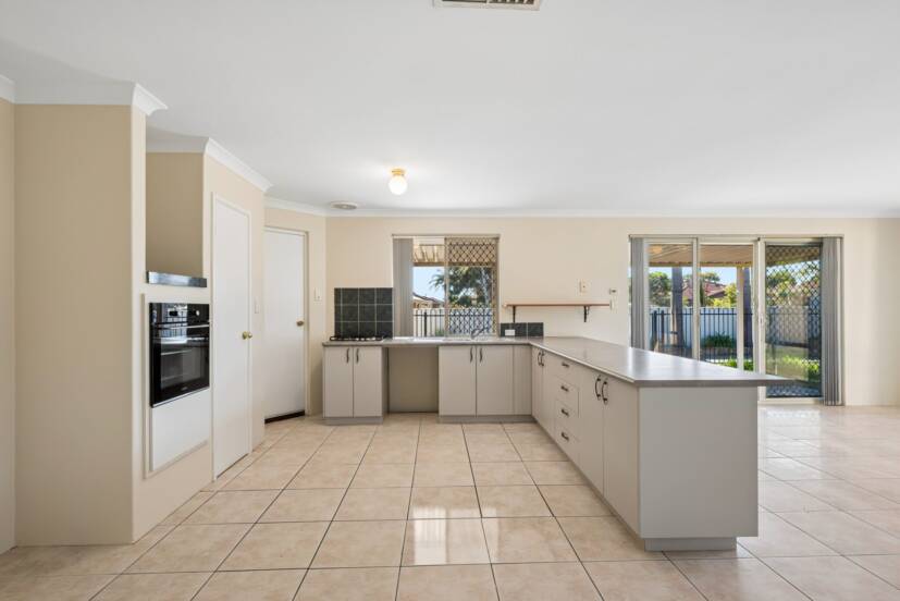 1 Limbee Glade, HUNTINGDALE, WA 6110 AUS