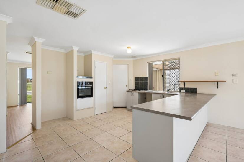 1 Limbee Glade, HUNTINGDALE, WA 6110 AUS