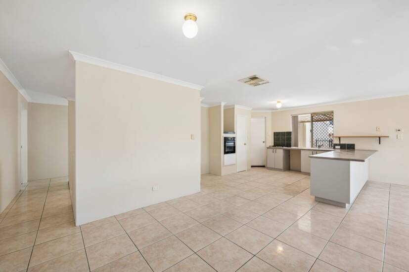 1 Limbee Glade, HUNTINGDALE, WA 6110 AUS