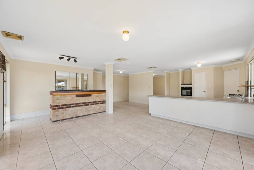 1 Limbee Glade, HUNTINGDALE, WA 6110 AUS